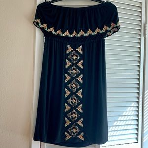 Joy Joy Black Off-Shoulder Ruffles Embroidered Strapless Dress